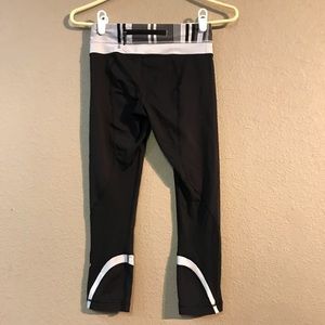 Size 2 lululemon athletica Leggings Black and Grey